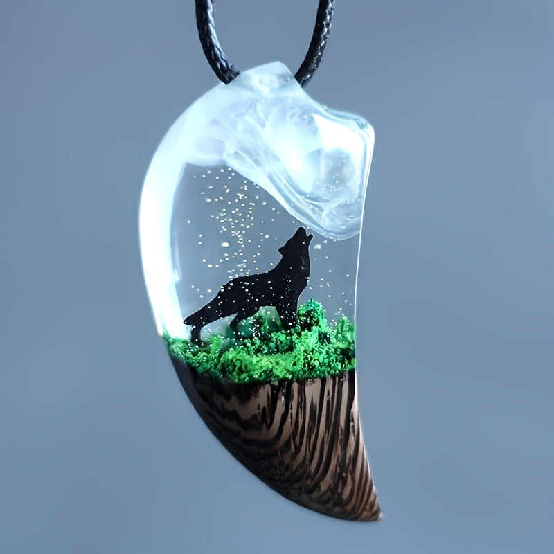 Vintage Wolf Pendant Necklace, 925 Silver Plated Copper, Synthetic Stone, Animal Jewelry for Men and Women, Daily Wear, Valentine'S Day Gift, All Seasons Compatible