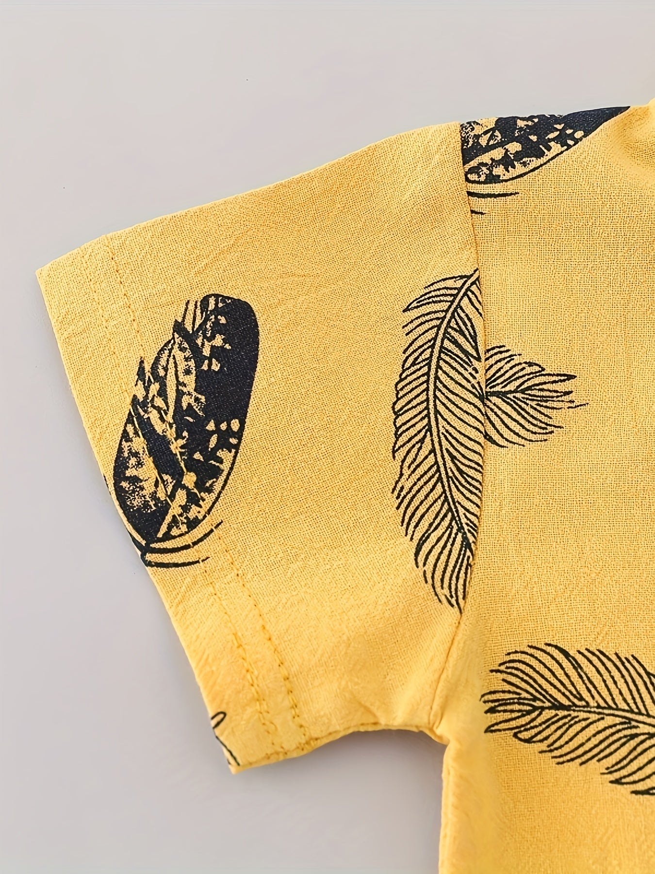 2-Piece Baby Boys’ Summer Outfit – Feather Print Short-Sleeve Shirt & Cotton Shorts Casual Set