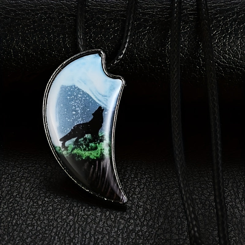 Vintage Wolf Pendant Necklace, 925 Silver Plated Copper, Synthetic Stone, Animal Jewelry for Men and Women, Daily Wear, Valentine'S Day Gift, All Seasons Compatible