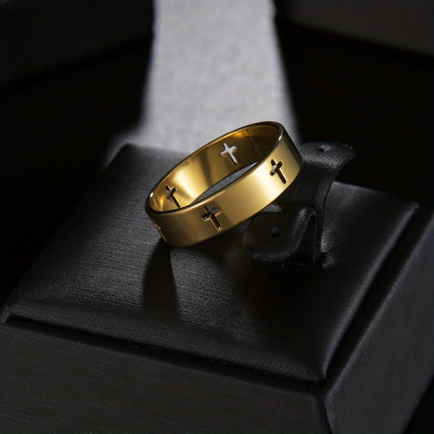 1pc Fashionable And Trendy Stainless Steel Ring With Hollow Cross For Men