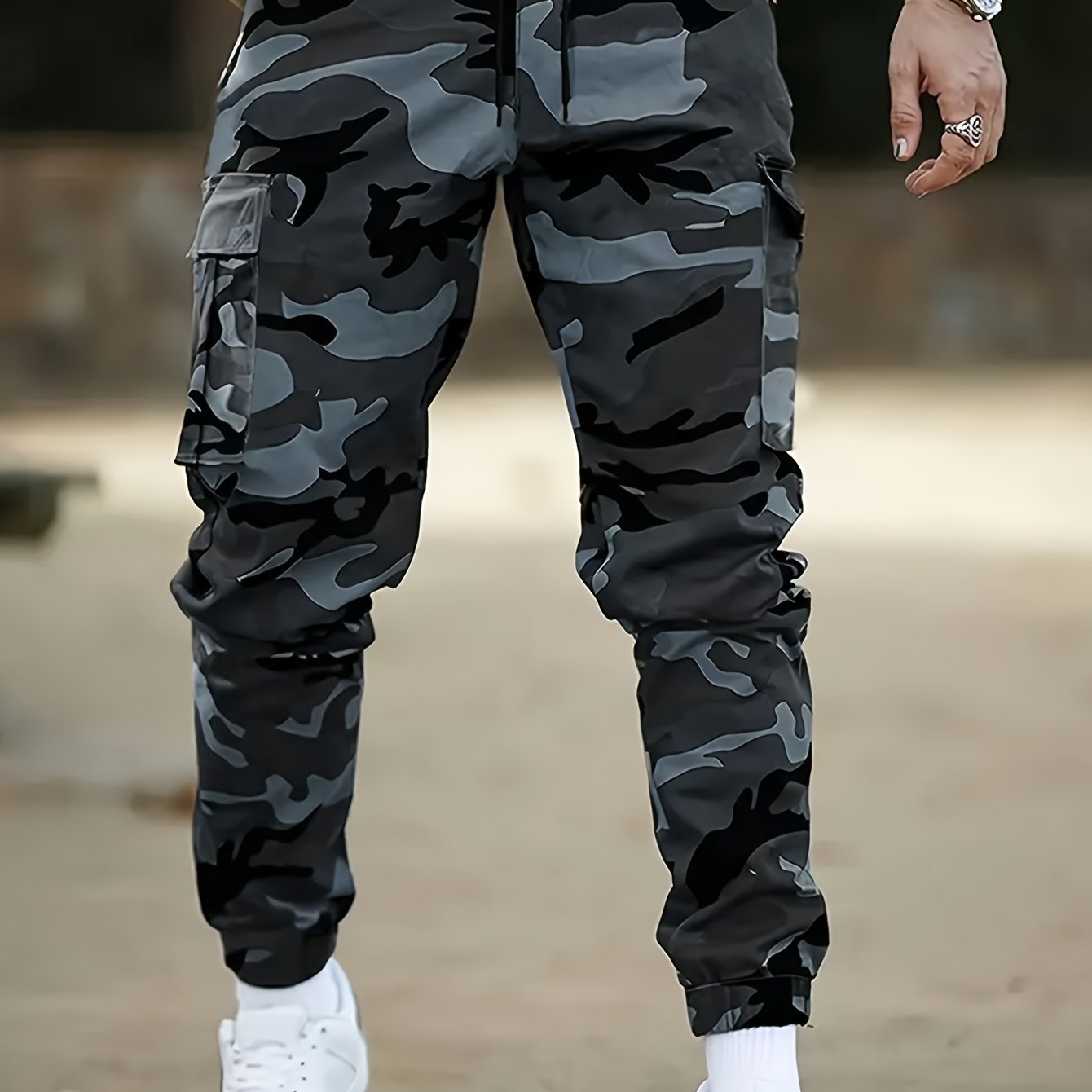 Men's Camouflage Cargo Pants - High-Waisted Loose-Fit Camo