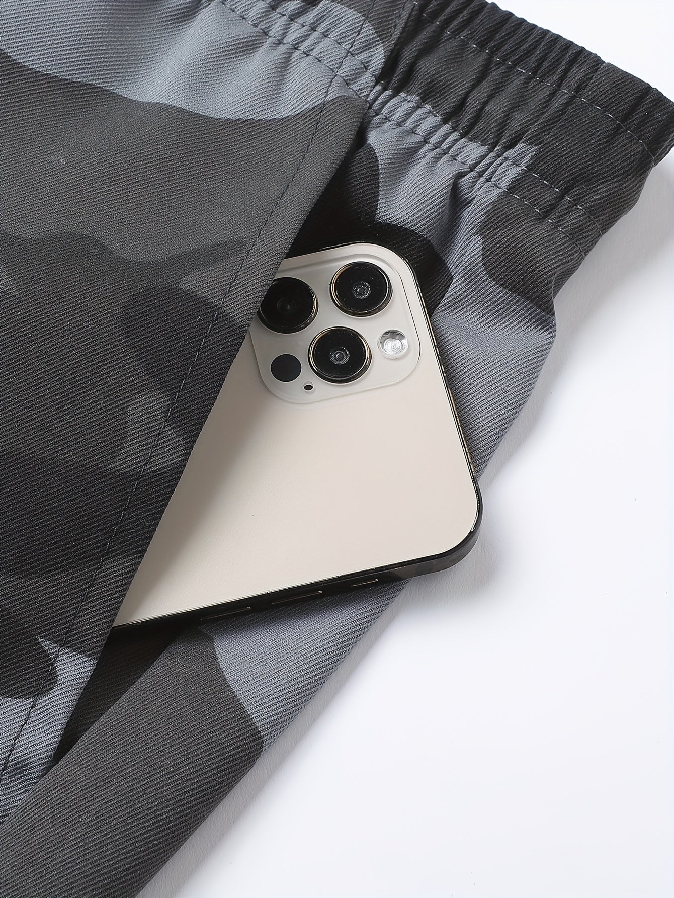 Men's Camouflage Cargo Pants - High-Waisted Loose-Fit Camo